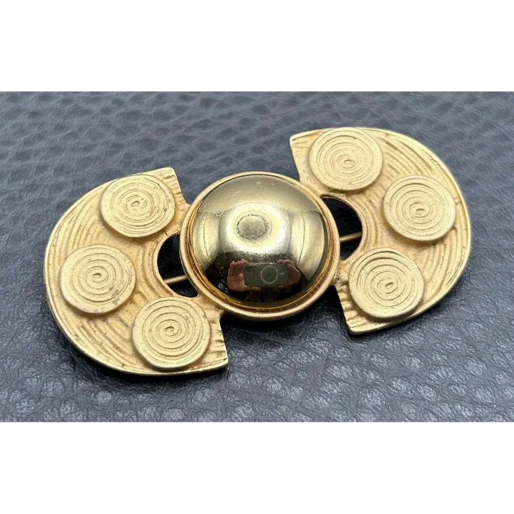 Vintage 80s Chunky Gold Tone Applied Spirals Brooch Pin Runway Mod